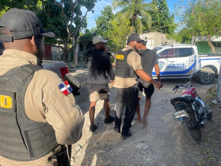 DNCD  realiza operativos en conjunto con PN en Boca Chica: 16 detenidos y sustancias decomisadas