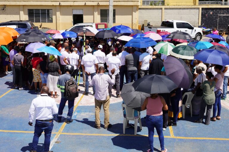 Gobierno inicia procesos de titulación en los sectores de Caballona SDO y La Unión en Los Alcarrizos