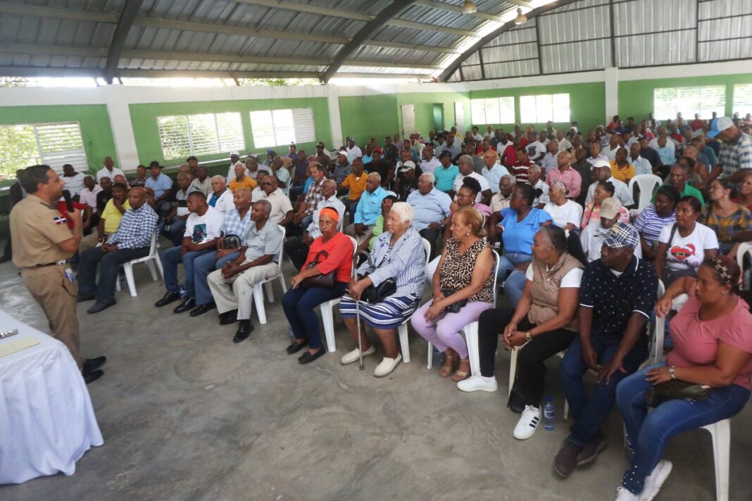 Ministerio de Defensa realiza Jornada de Acción Cívica a retirados militares de la provincia Elías Piña