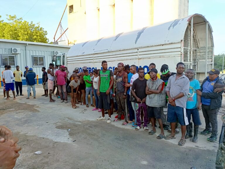 Ejército detiene 310 indocumentados en operativos en Azua, Elías Piña y Dajabón