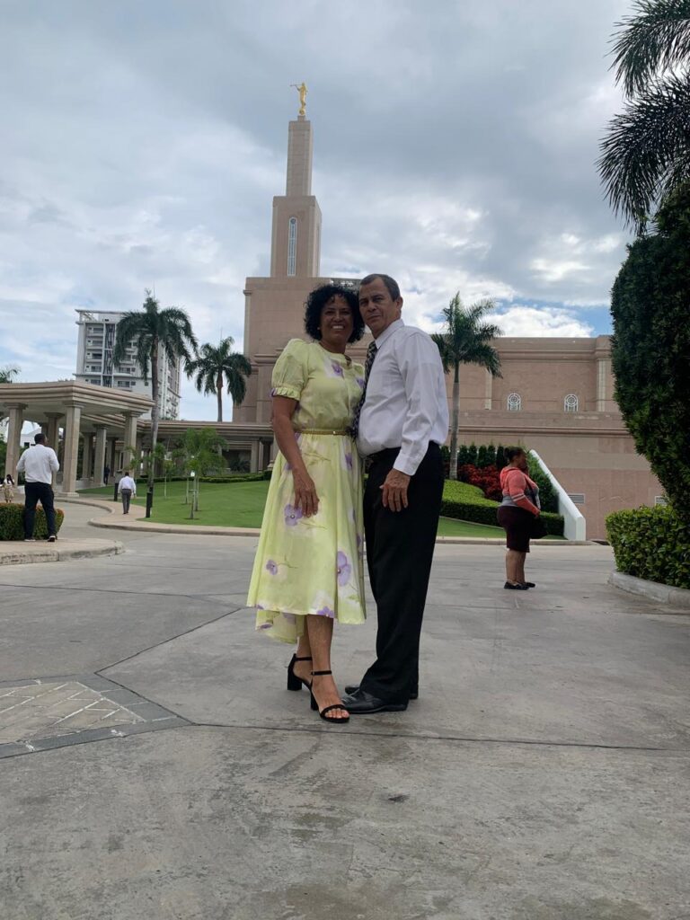 Paulina Morel de Brito y Dionicio de Jesús Brito celebran anuncio de nuevo templo en Santiago, RD