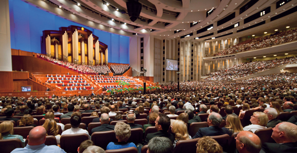 Líderes de la iglesia comparten mensajes de fe, unidad y servicio en un evento híbrido que conecta a millones de miembros en todo el mundo.