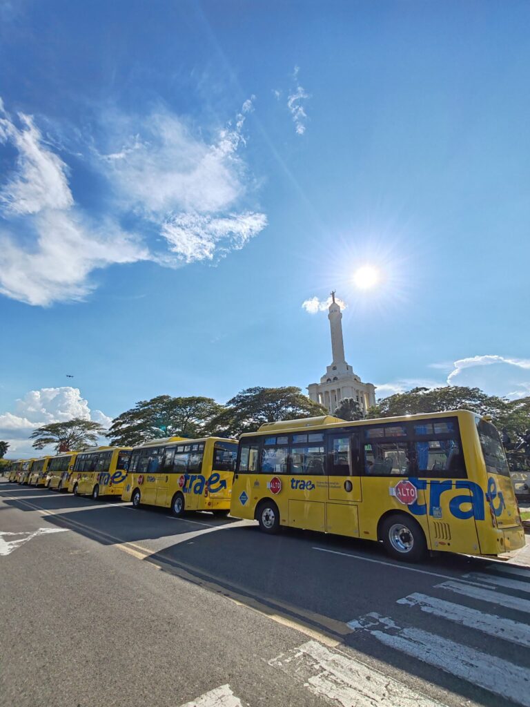 TRAE llega a Santiago con 150 autobuses eléctricos para transportar estudiantes de escuelas públicas