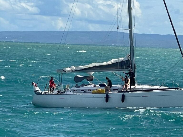 Armada de RD rescata velero EEUU que se encontraba a la deriva al norte de Río San Juan