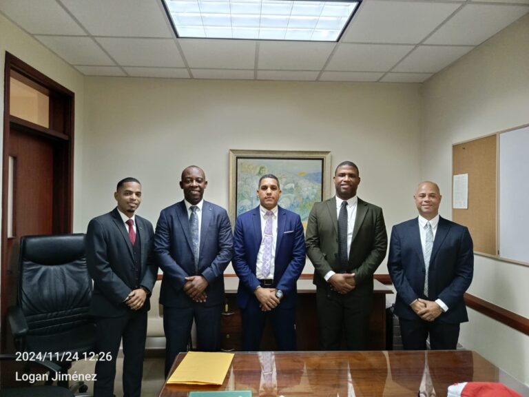 Líderes y miembros de la Estaca Santo Domingo Las Américas se reúnieron en una solemne Conferencia General