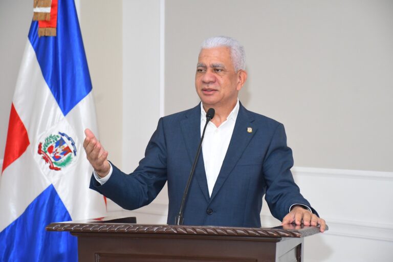 Presidente del Senado ratifica compromiso con rendición de cuentas y planificación