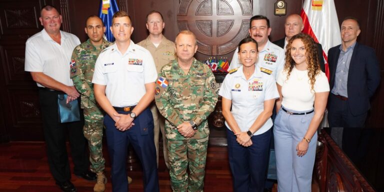 Fuerza Aérea  Dominicana fortalece lazos de cooperación con la Fuerza de Tarea de EEUU