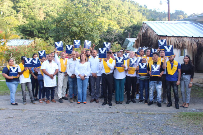 INFOTEP y Fundación Popular entrega certificados a 78 participantes capacitados en Loma de Blanco
