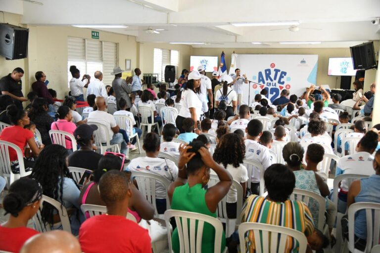 Roberto Ángel y Propeep lanzan el programa de transformación cultural, “Arte en La 42”