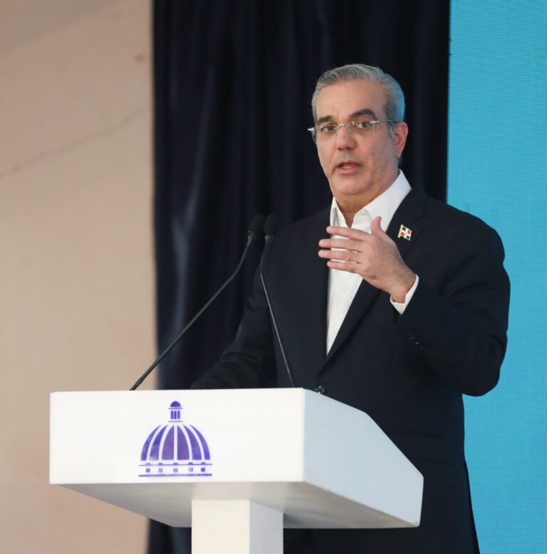 Abinader da inicio a construcción Teleférico Santo Domingo Oeste que impactará unas 400 mil personas