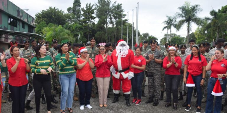 La Navidad despega en la Fuerza Aérea: AEOFARD marca el inicio de la temporada festiva 2024