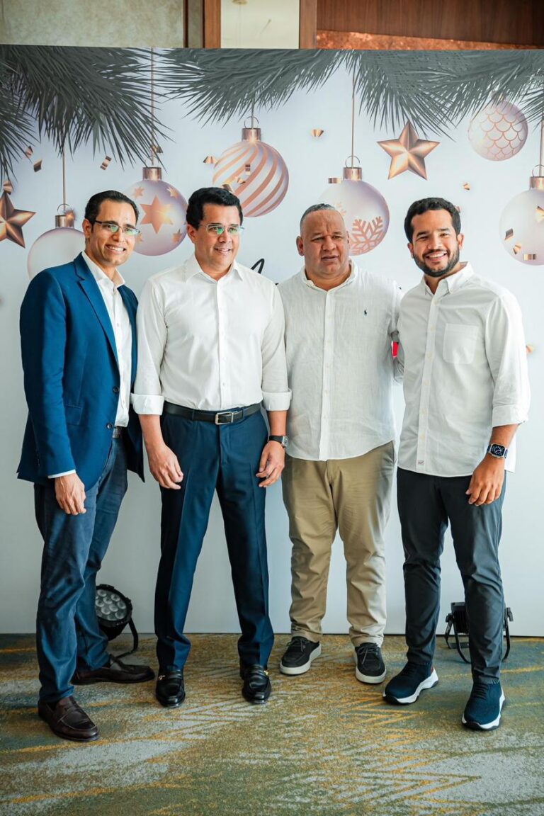 Amigos Que Suman reúne destacadas figuras en su encuentro navideño 2024