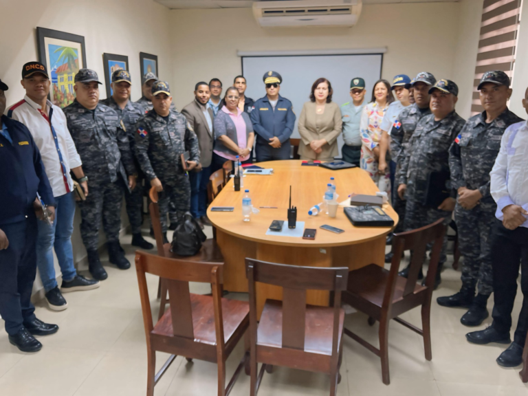 Autoridades sostienen encuentro para para fortalecer la seguridad ciudadana en Santiago 