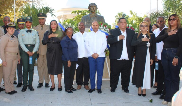 Gobernación de Azua y efemérides patrias conmemoran el 212 aniversario del natalicio de Juan Pablo Duarte