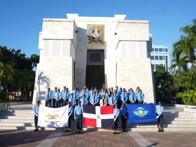Con ofrenda floral en el Altar de la Patria, inician las celebraciones por el 28 aniversario del CESAC