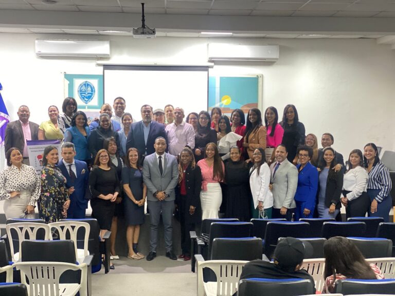 Realizan panel sobre nuevas tendencias en la Comunicación Estratégica