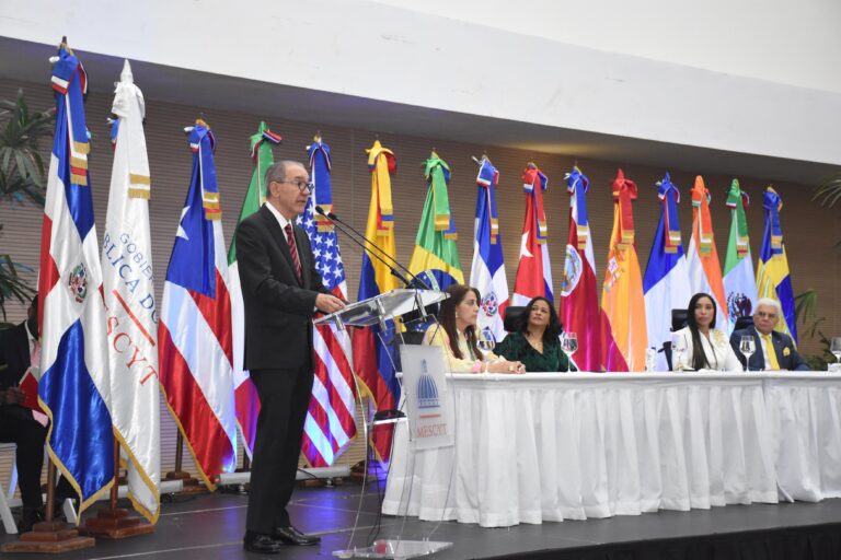 MESCyT abre convocatoria de becas internacionales 2025, dedicada a las carreras STEAM