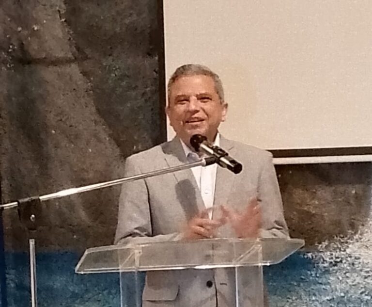 Fidel Santana dicta conferencia sobre la obra y pensamiento de Juan Pablo Duarte