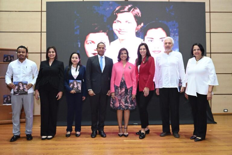 Presentan nueva edición libro “Amén de Mariposas” en homenaje a las hermanas Mirabal