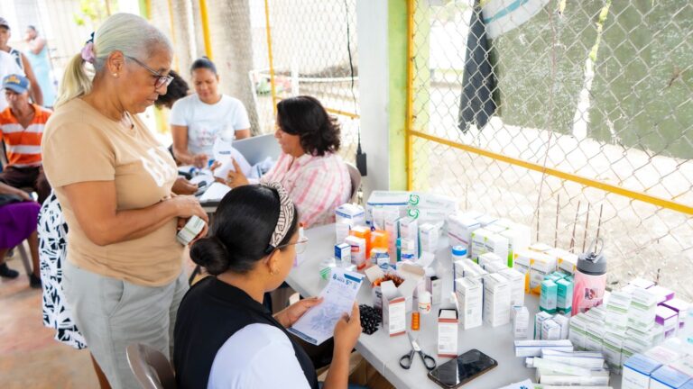 Fundacosi XXI beneficia a más de 500 personas con jornadas médicas en Santo Domingo Norte