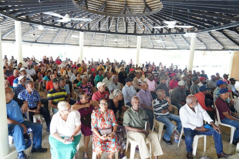 Ministerio de Defensa realiza encuentro con pensionados en Villa Altagracia a través de la Junta de Retiro