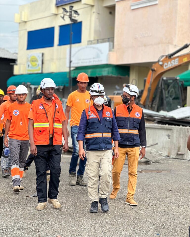 «Homenaje a los Héroes del Jet Set: Autoridades y Voluntarios que se Destacaron»