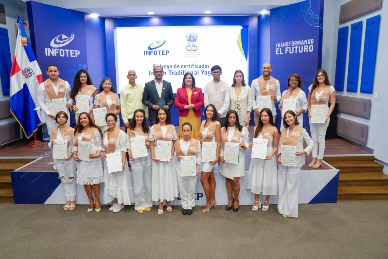 INFOTEP y la Embajada de la India promueven el bienestar integral a través de la formación en Yoga