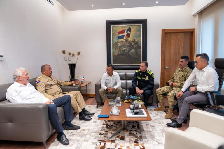 MINISTERIO DE DEFENSA REFUERZA LAZOS DE COOPERACIÓN CON COLOMBIA EN MATERIA DE SEGURIDAD REGIONAL