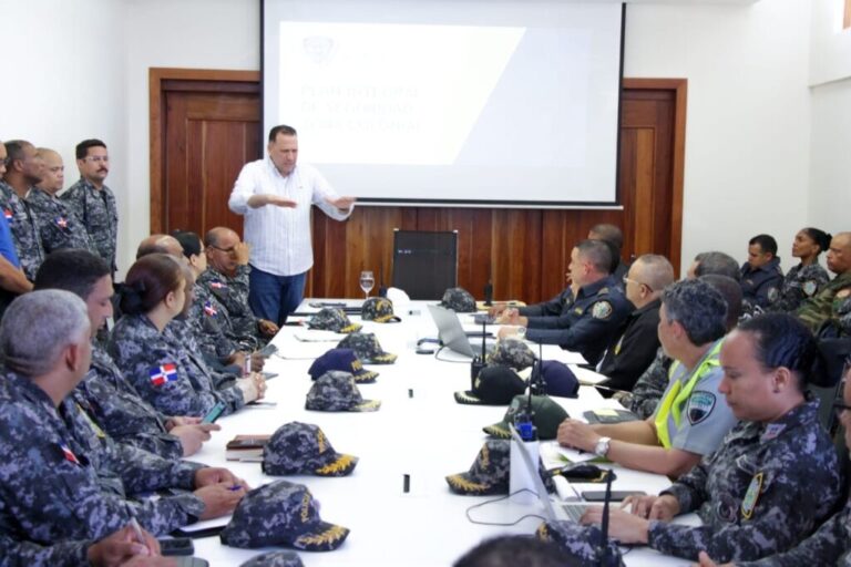 Reunión estratégica en San Cristóbal fortalece seguridad ciudadana con presencia de autoridades judiciales y policiales