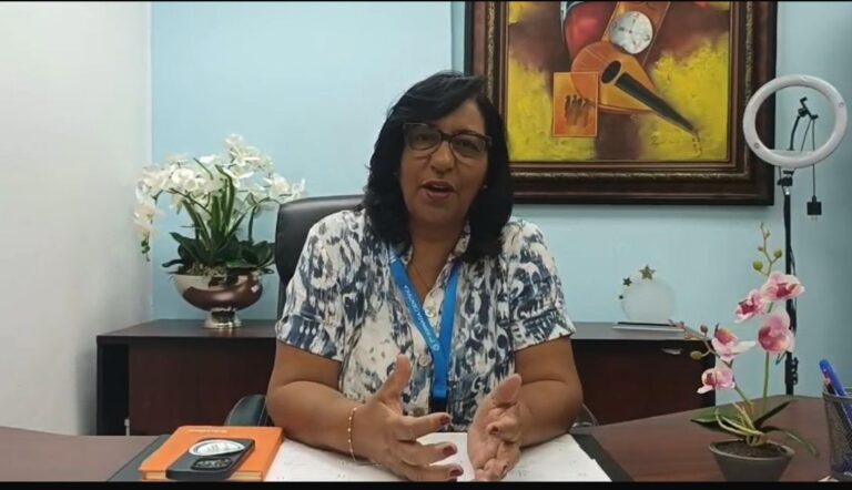 Directora del Robert Reid presenta memoria de gestión 2023-2025 durante Jornada Científica