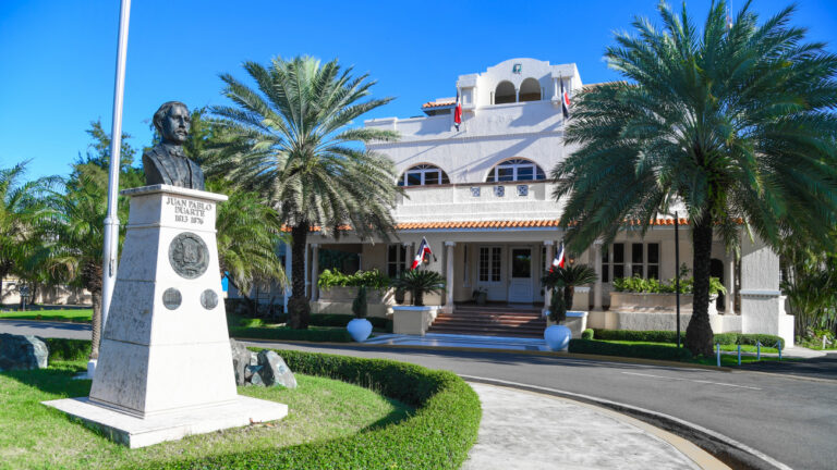 Ciudadanos denuncian deficiencias en el servicio de apostillado en Cancillería