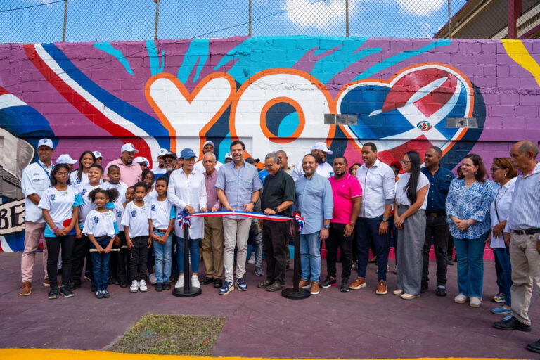 Roberto Ángel y Propeep lanzan el programa de transformación cultural, “Arte en La 42”