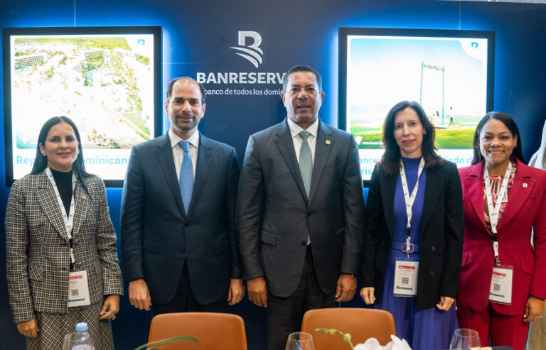 Banreservas reafirma liderazgo en inversiones turísticas en Miches tras negociaciones en Top Resa