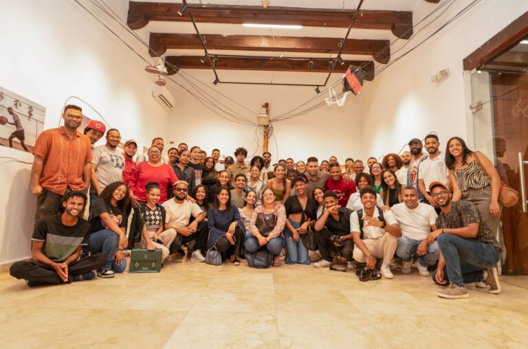 “Postales del más acá”: retratos a la esencia de la ciudad