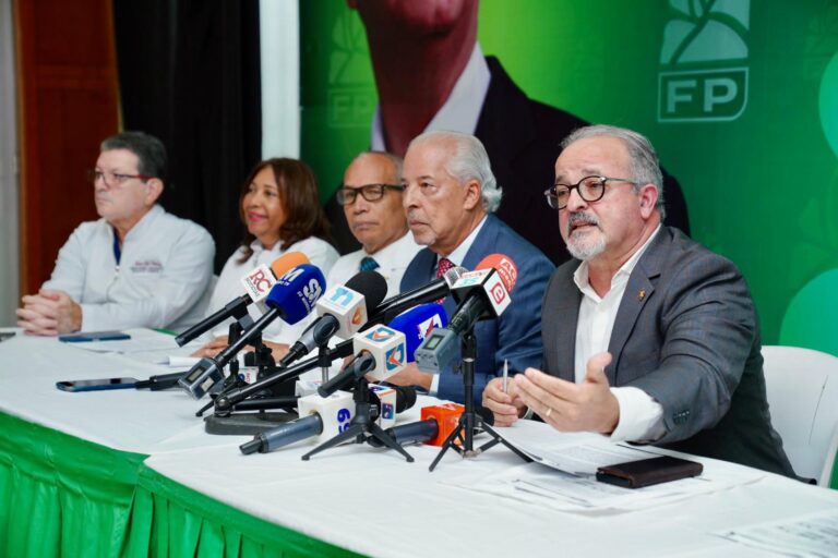 Fuerza del Pueblo advierte al Gobierno que SENASA no es un botín, ni IDOPPRIL una caja chica