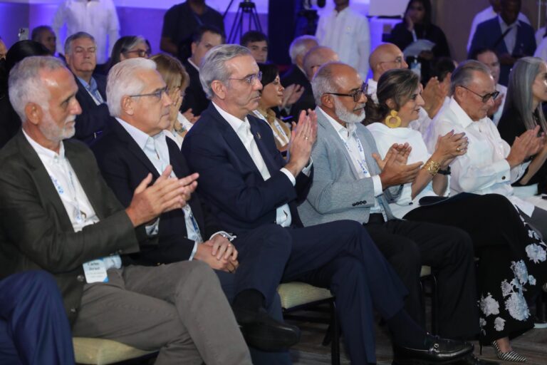 Presidente Abinader: «La libertad de prensa es fundamental para la democracia»