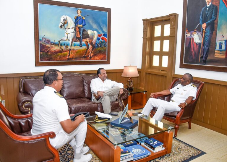 ARMADA Y INEFI FORTALECEN LA EDUCACIÓN FÍSICA PARA EL DESARROLLO DEL CAPITAL HUMANO