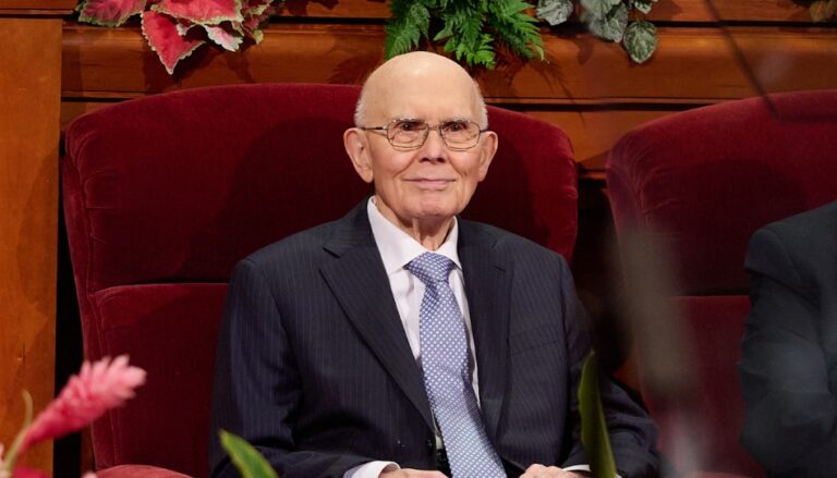 La Iglesia de Jesucristo de los Santos de los Últimos Días Reorganiza su Primera Presidencia