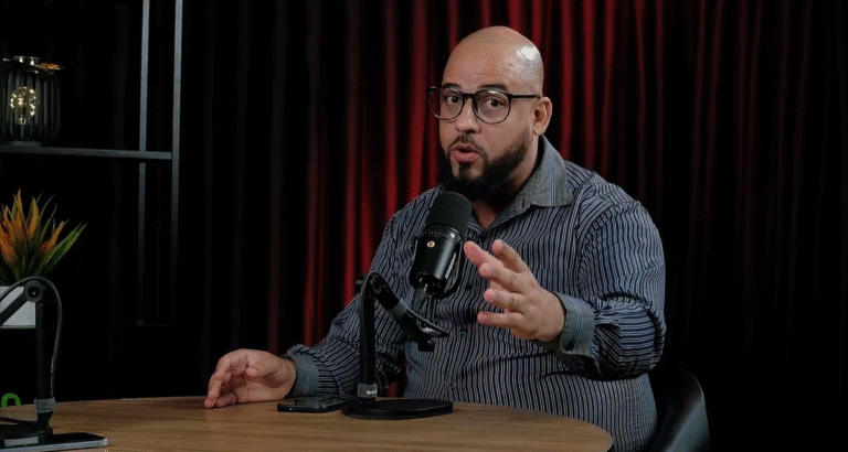 Jarlen Espinosa pide al presidente Luis Abinader que se cuide de los funcionarios “piraña”