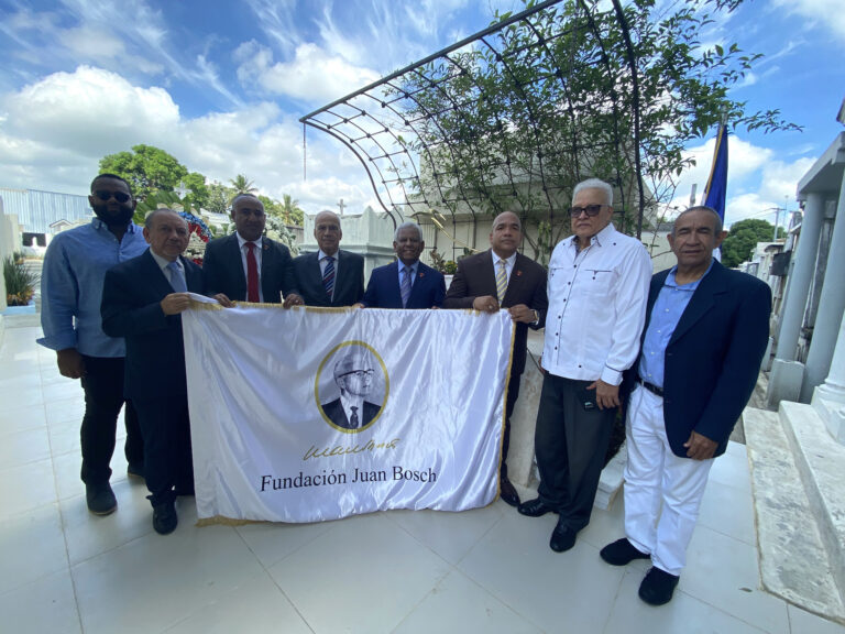 Recuerdan figura de Juan Bosch en el 24 aniversario de su partida física