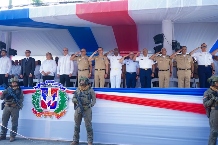 Fuerza Aérea de República Dominicana rinde honor a la Patria en el 181.º aniversario de la Constitución Dominicana