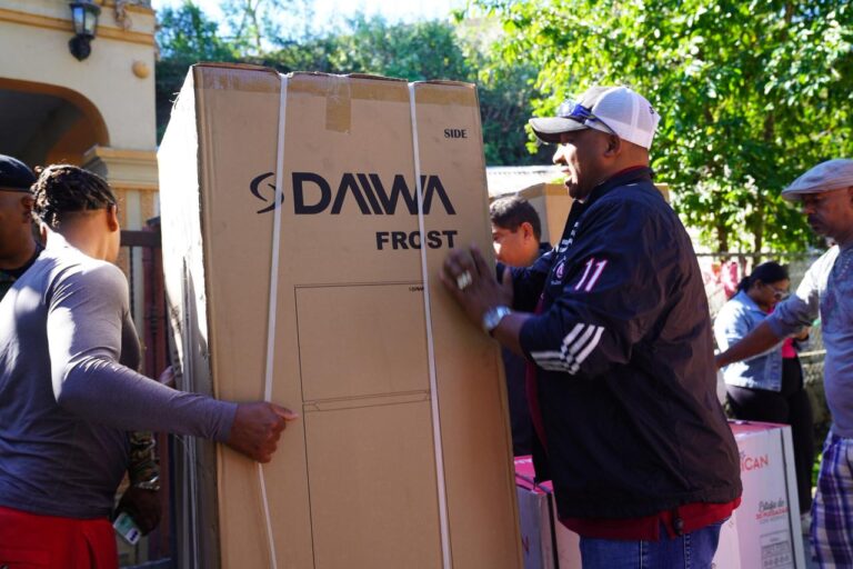 Gobierno dispone a través de DASAC asistencia inmediata a familias afectadas por explosión de tubería en Santiago