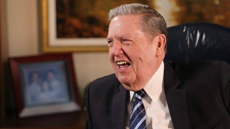 La Presidencia de La Iglesia de Jesucristo rinde homenaje póstumo al presidente Jeffrey R. Holland