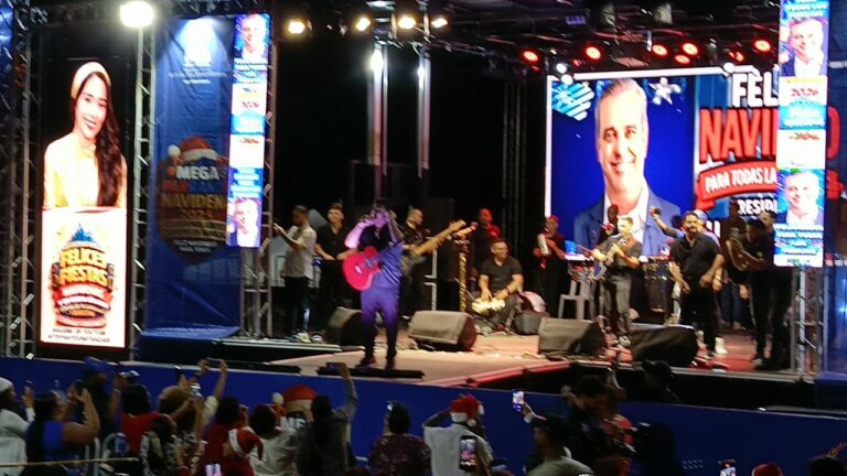 Ciudad Juan Bosch vibró con multitudinaria Parranda Navideña auspiciada por la Presidencia