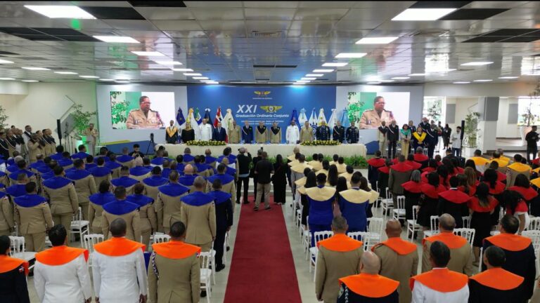 MIDE fortalece la defensa nacional con la graduación de nuevos líderes militares y civiles