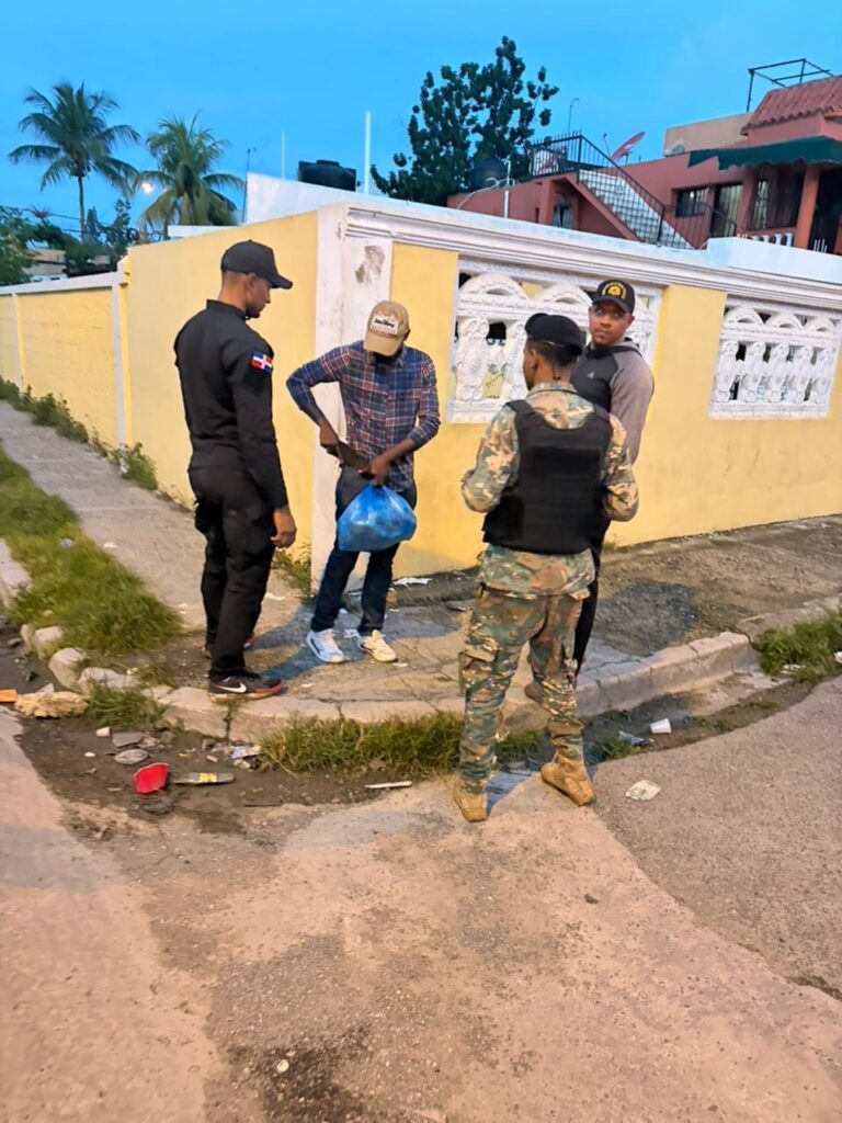 Migración detiene 1,579 extranjeros en condición migratoria irregular y deporta 1,277 en operativos de las tres macro-regiones del país