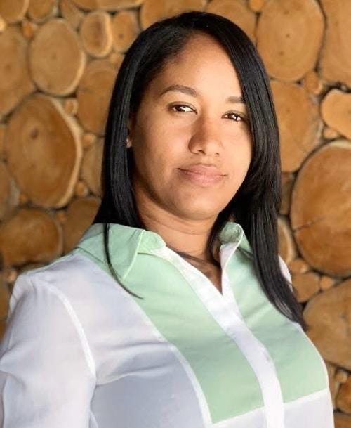 Contralora de Neiba denuncia inconsistencias financieras y deudas no registradas en el Presupuesto 2026