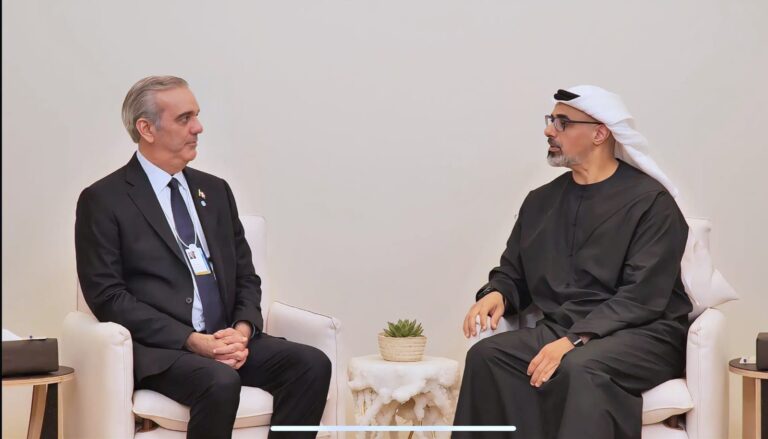 Presidente Luis Abinader regresó al país tras exitosa jornada en Emiratos Árabes Unidos