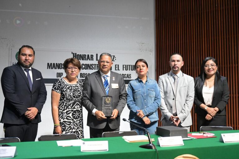 México reconoce a Alcedo Magarín por promover la cultura de paz
