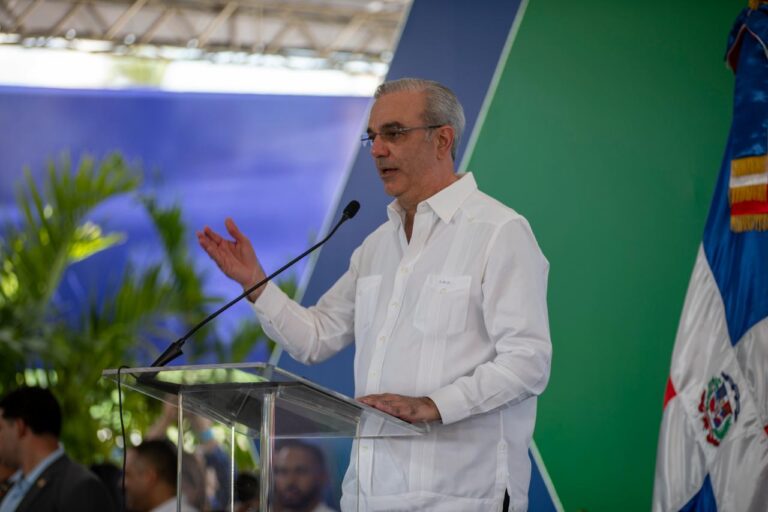 Presidente Abinader pone en marcha Línea 2C del Metro de Santo Domingo